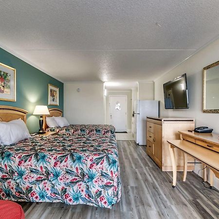 מירטל ביץ' Sea Hawk Oceanfront Motel מראה חיצוני תמונה