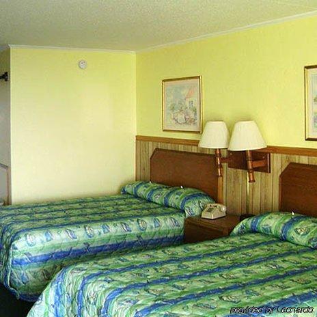 מירטל ביץ' Sea Hawk Oceanfront Motel חדר תמונה