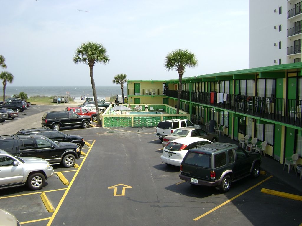 מירטל ביץ' Sea Hawk Oceanfront Motel מראה חיצוני תמונה