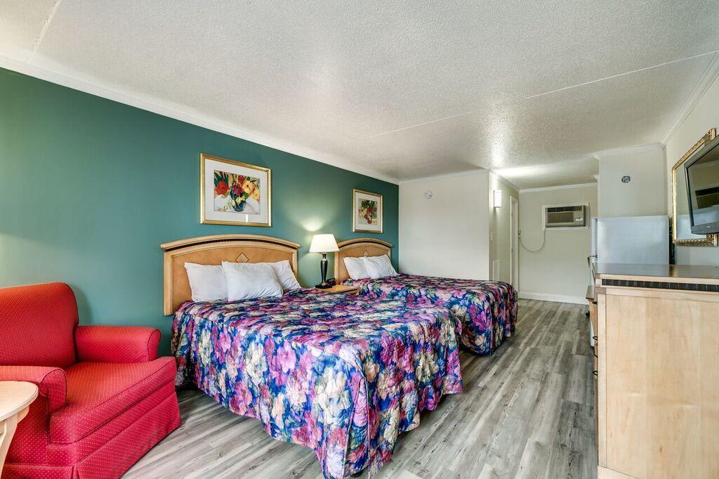 מירטל ביץ' Sea Hawk Oceanfront Motel מראה חיצוני תמונה
