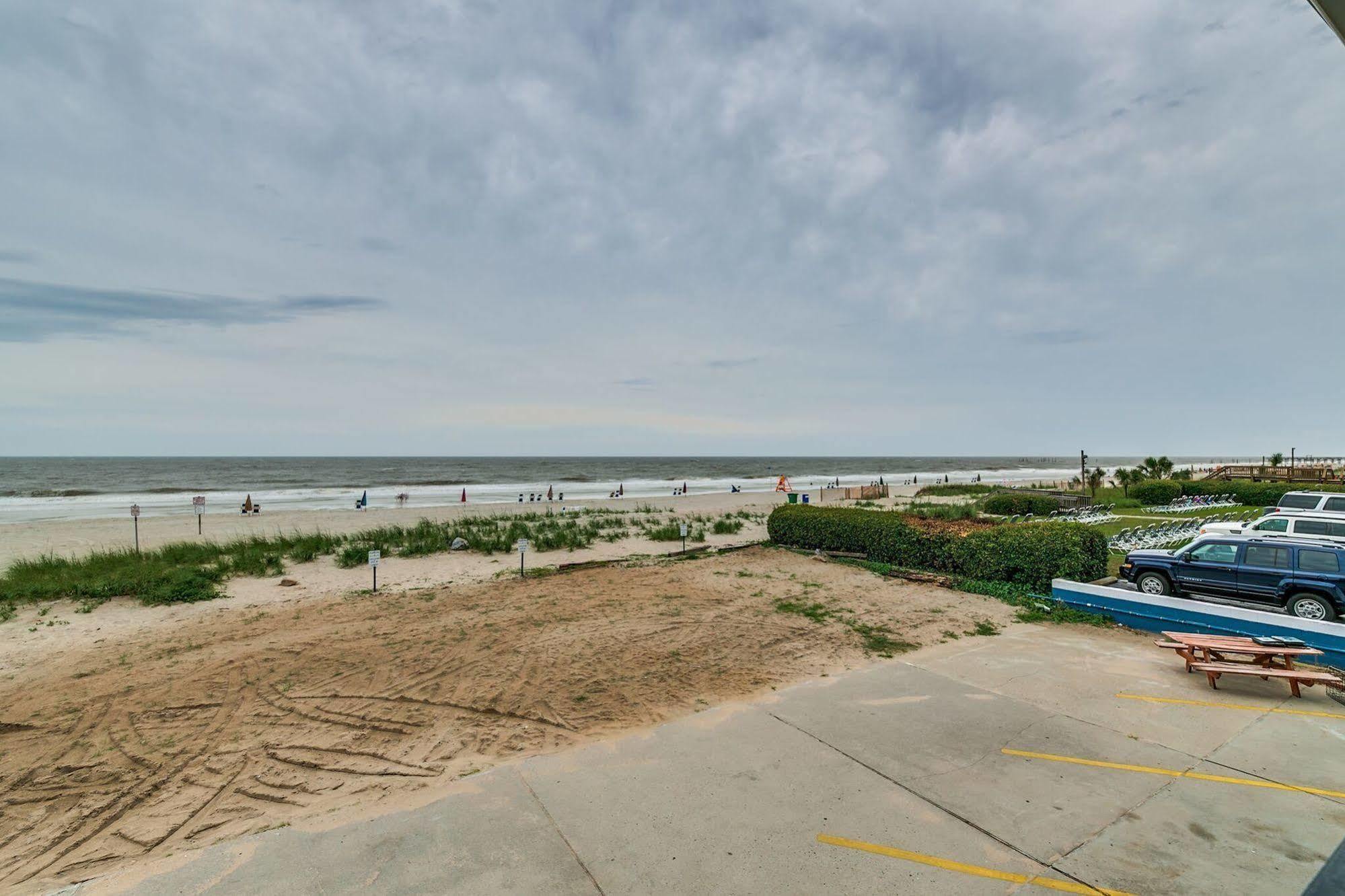מירטל ביץ' Sea Hawk Oceanfront Motel מראה חיצוני תמונה