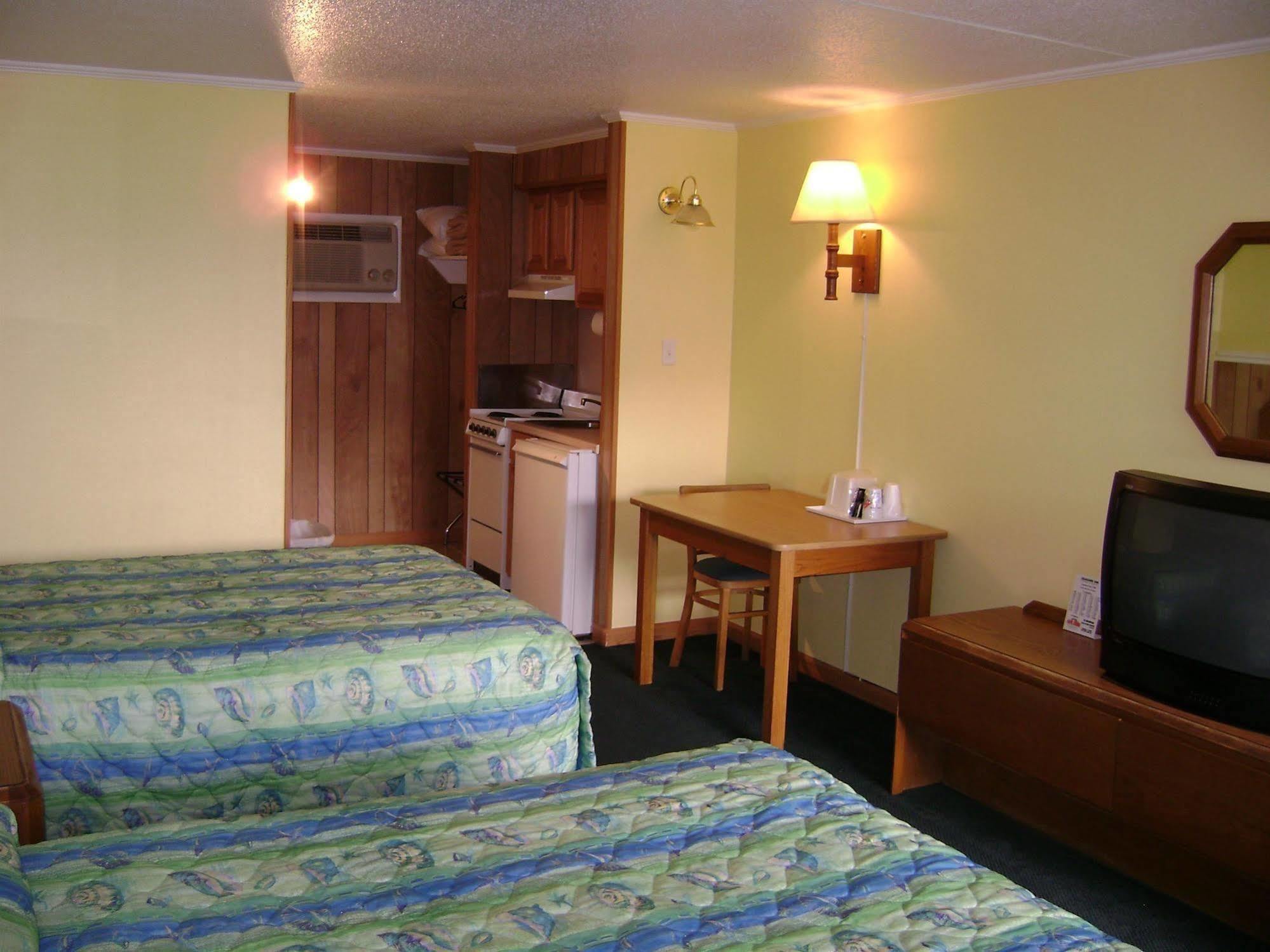 מירטל ביץ' Sea Hawk Oceanfront Motel מראה חיצוני תמונה