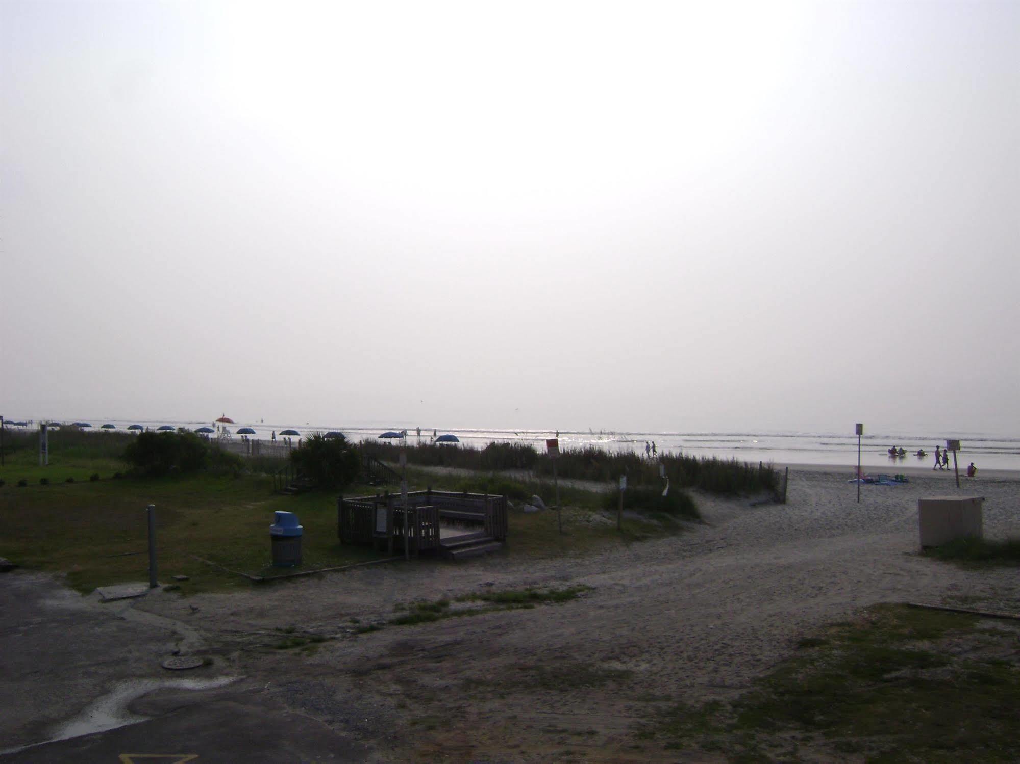 מירטל ביץ' Sea Hawk Oceanfront Motel מראה חיצוני תמונה