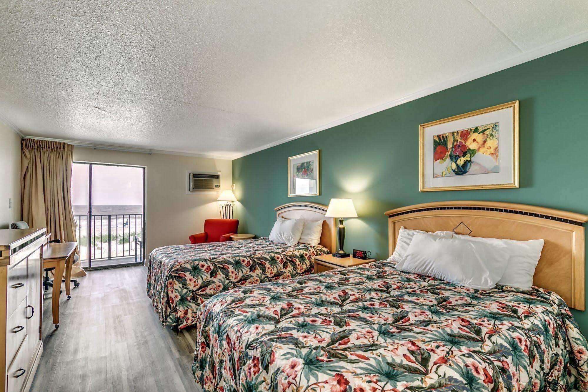 מירטל ביץ' Sea Hawk Oceanfront Motel מראה חיצוני תמונה